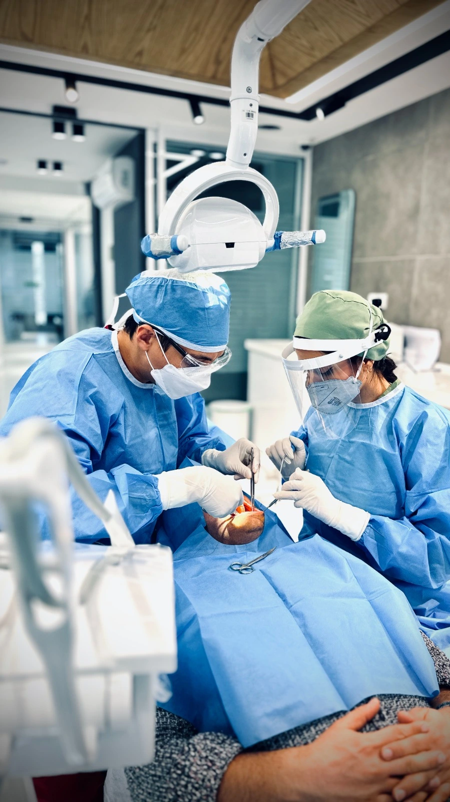 مهدی خادمه الرسول دندانپزشک